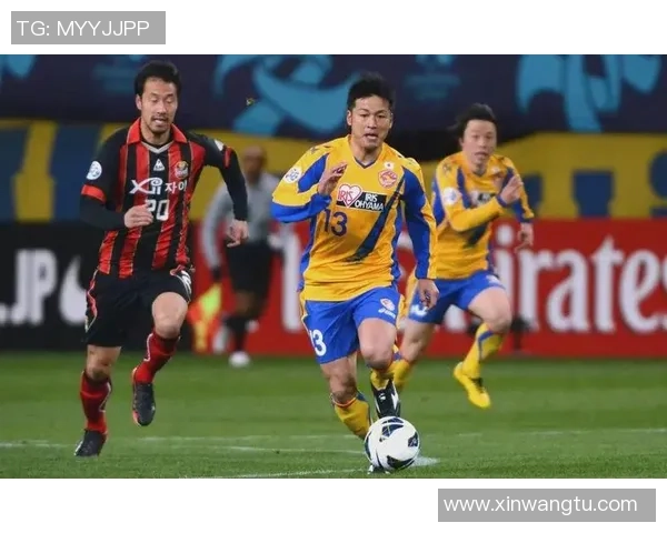 足球明星化身普通人踢球展现真实魅力与激情的精彩瞬间